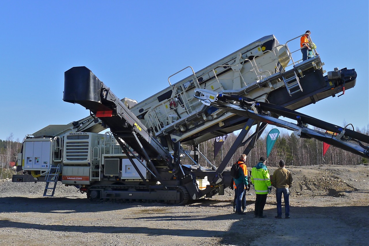 Designing a Complete Mobile Crushing Plant