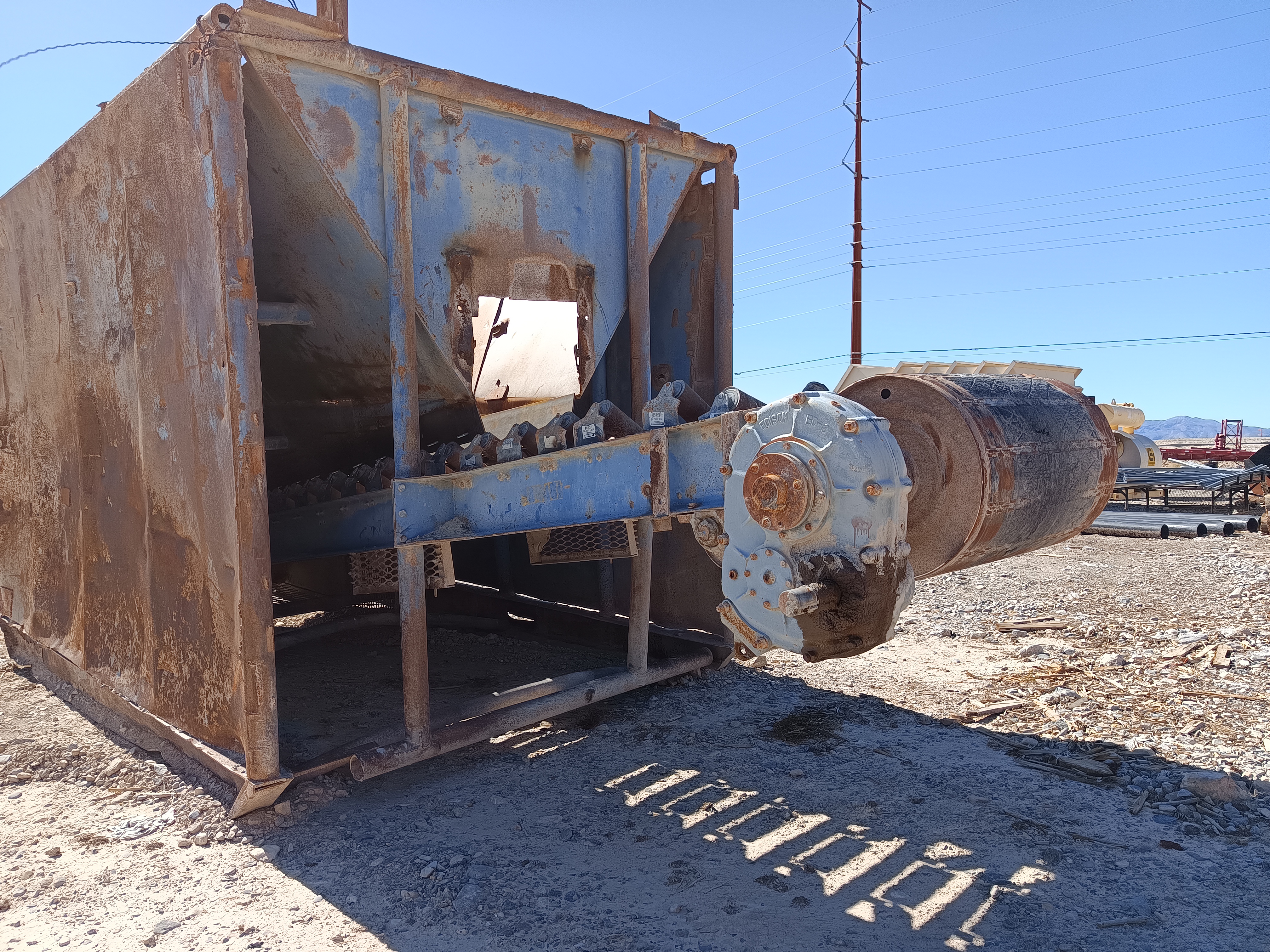 KPI JCI wash plant before teardown showing heavy wear on sand screw and screen